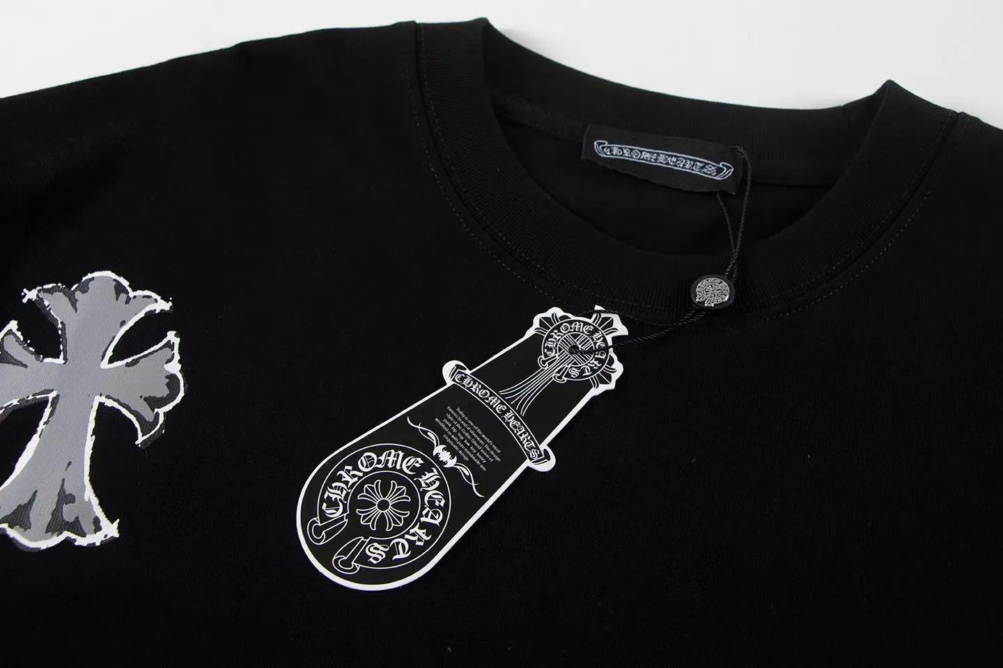 🅿️150 Style: 2025 new Croix Heart short-sleeved T-shirt Material: High version 300g double yarn combed cotton Size: S～XL Color: Black Style number: Z023